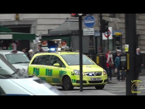 2x London Paramedic responding