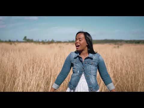Forjada En EL Desierto (Video Oficial) - Zuleyka Barreiro