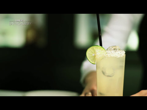 How To Make A Paloma: Classic Cocktail Recipe 🍹🌵 | Diageo Bar Academy
