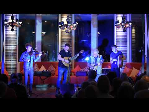 Daoirí Farrell, Ross Couper, Cormac Byrne and Mike Harding - The Humours of Ballyloughlin