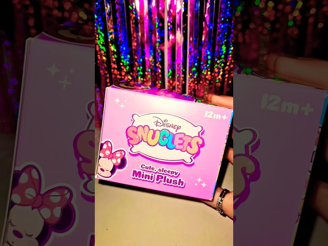 Vídeo relacionado con Famosa Softies - Disney Snuglets Surprise, Personajes Disney con Licencia Oficial, Dulces y tiernos, 10cm, Envío 1 Peluche Sorpresa, 9 para coleccionar con Colgador para Llavero, Famosa (760022351)