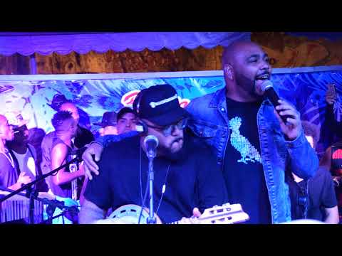 GRUPO 100% no Boteco Capadócia (Resenha do Tiee)