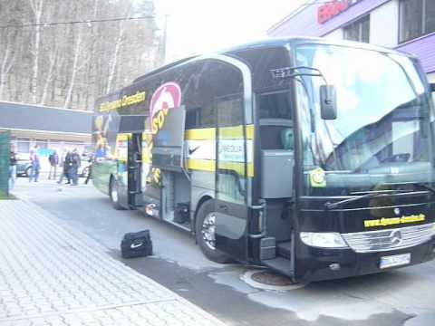 FC Erzgebirge Aue - SG Dynamo Dresden 21.04. 2012 (Ankuft Dresdner Schweine)