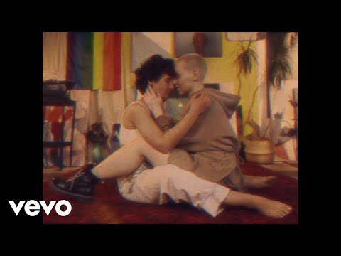 Twan Ray, Kimotion, Solar State - Put Your Lips On Mine (Official Video)