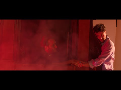 ASPETTANDO LA RIVOLUZIONE - Trailer (ITA)