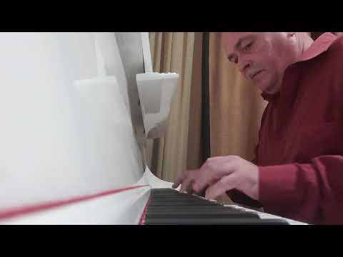 Iată, vin colindători / Look, the carolers are here - Romanian Traditional Carol