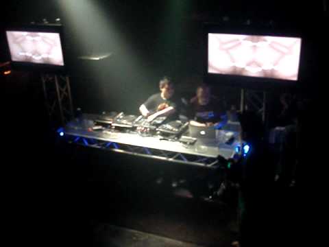 Johnny The Pong Fox - Myon & Shane 54 @ Vision in Chicago (05.09.10)
