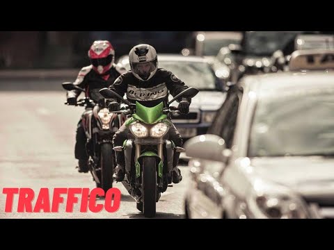 TRUCCHI E CONSIGLI per GUIDARE la MOTO in CITTA'