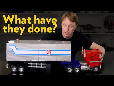 THE BEST Transformers Toy EVER! (Robosen Transforming Robot)