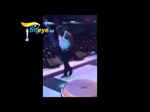 Funny King Kong dancing Maro's Kamboyine