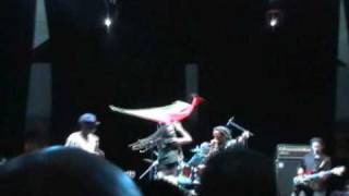 Nas and Damian Marley- Dispear (Live at Gathering of The Vibes)