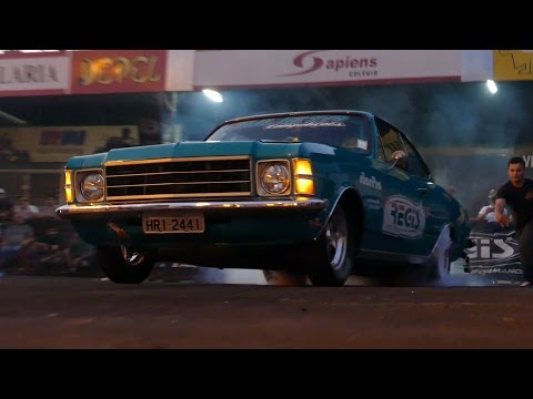 Opala old school - Aspirado 6 cilindros, câmbio manual, carburador, pneus radiais de rua