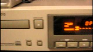 Video thumbnail for Tascam CD-RW5000 Profesional Grabador de CD´S y CD-RW Audio by hapolcadigital