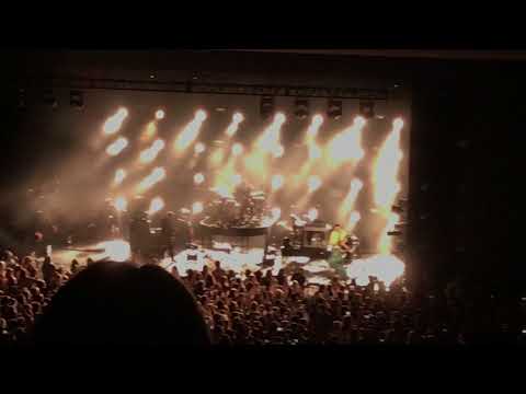 Kiwi - Harry Styles: Live on Tour (Greek Theatre Los Angeles, CA) 9/20/2017