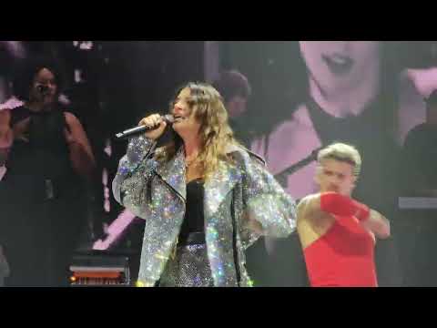 emma - in Italia (feat. fabri fibra) (live @ unipol forum Milano 11-11-24) #indatowntour