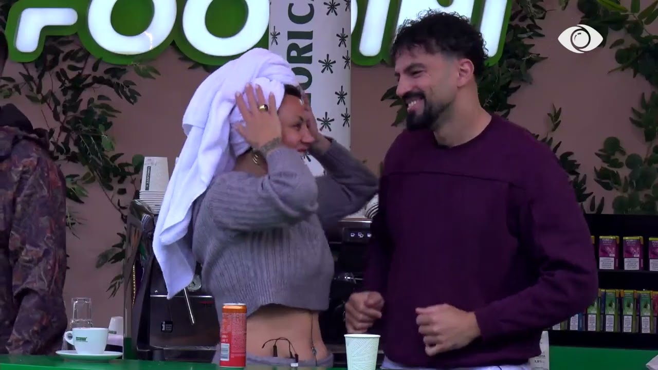 Banorët nisin ditën me pozitivitet duke kërcyer nën ritmet e muzikës