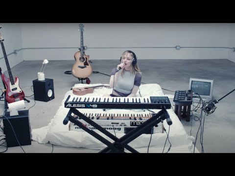 Hailey Knox - For The Best (Official EP Live Performance)