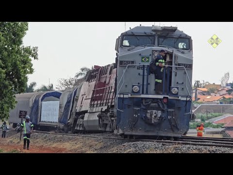 Descarrilamento de trem em Jales (SP) - Locomotivas e vagões sairam dos trilhos