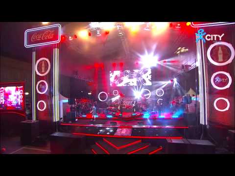 Zhana Bergendorff - This World (LIVE)