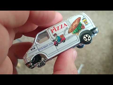 Realtoy - Volkswagen Transporter T4 pizza delivery van diecast car episode 187