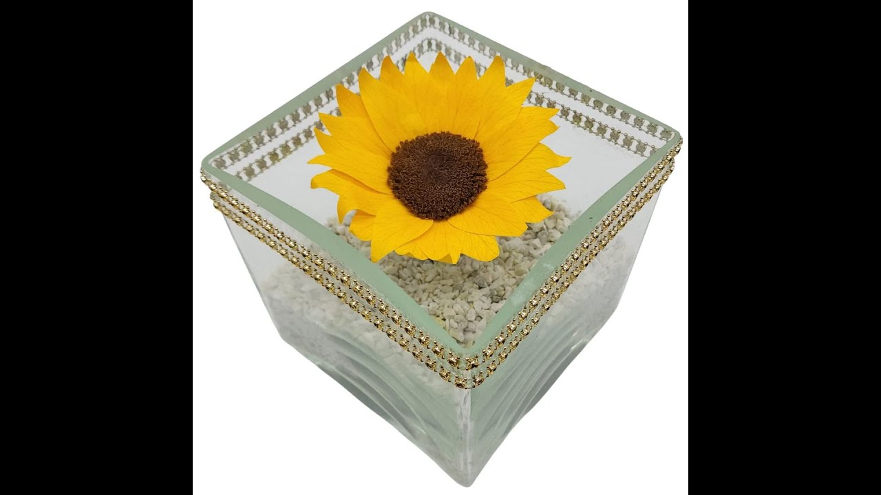 Arreglo floral con girasol natural eterno