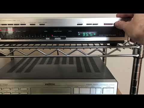 Luxman T-02 Digital Synthesized AM/FM Stereo Tuner 1986 - silver image 11