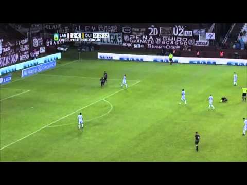 Dura entrada de Gómez. Lanús 2 Olimpo 0.Fecha 14.Torneo Primera División 2015.FPT
