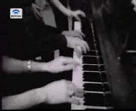 Giannis Markopoulos, choir - Papadop dop dop