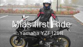 preview picture of video 'Mias first ride on Yamaha YZF R125'