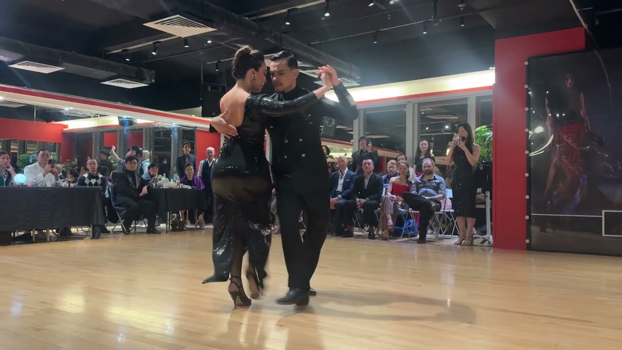 Ornella Simonetto y Juan David Vargas  in Hong Kong -8 Feb 2025 - 1/5