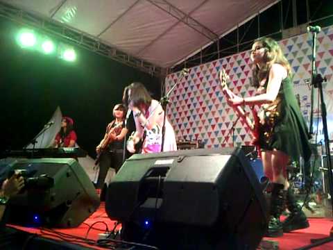 download lagu mp3 mp4 Coldplay Band Indie, download lagu Coldplay Band Indie gratis, unduh video klip Coldplay Band Indie