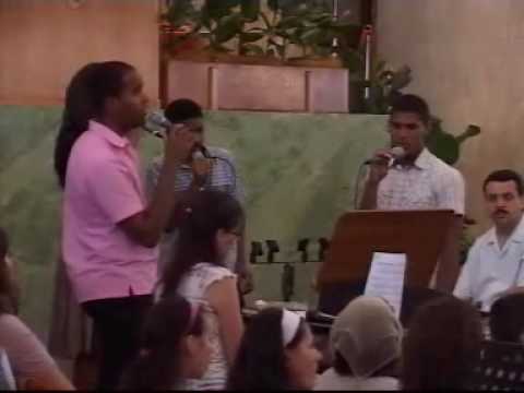 Un grup de tineri din ELIM - Ce mare esti Tu