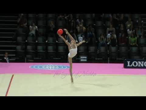 Viktoria MAZUR (UKR) ball - 2011 Montpellier worlds Qualifs
