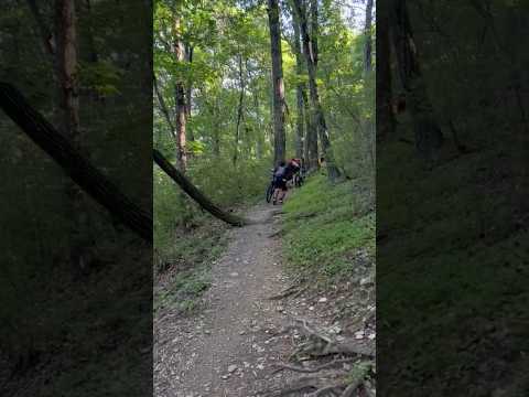 Irmão pedalando lá na América USA #trail in the mountains.