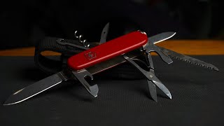Victorinox Hunstman - Swiss Army Knife