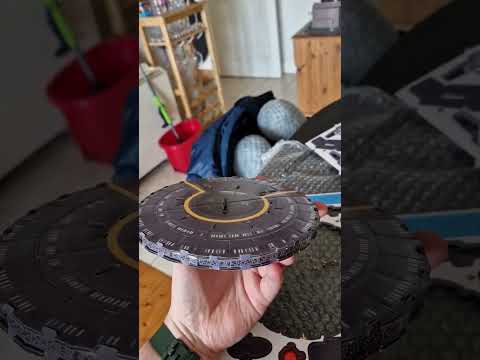 Unboxing and building the Qmx USS Cerritos - Star Trek: Lower Decks