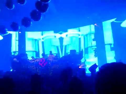 Da tweekaz feat Josh & Wesz - Catch the light (anticlimax edit) Bass events NYE 2012-2013