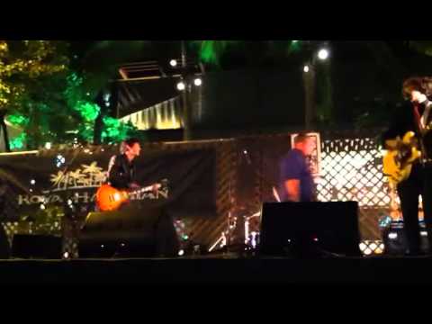Mano Kane Live