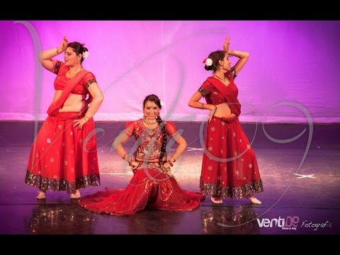 BOLLYWOOD DANCE, CHABEELA, VERONICA AISHANTI CON DELLE PRINCIPIANTI