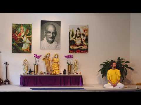 Yogastunde "Exakt" mit Ishwara Grundreihe Mittelstufe -Yoga Vidya Live 09:15 Uhr 12.09.2020