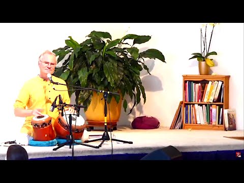 Satsang und Meditation mit Sukadev - Yoga Vidya Live Ritual Kirtan singen 07:00 Uhr 22.07.2020
