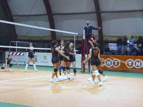 TNT Volley