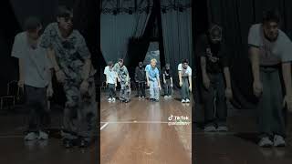 Download lagu 'Terry Zhong in the house! 🤪 See you in a few hours, A’TIN!' - SB19 dancing to MOONLIGHT! mp3 Download lagu 'Terry Zhong in the house! 🤪 See you in a few hours, A’TIN!' - SB19 dancing to MOONLIGHT! mp3