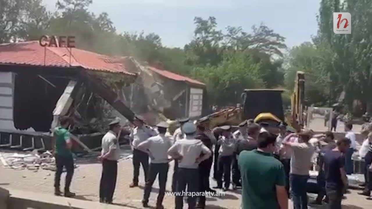 #Հիմա․ Ապամոնտաժում են Երիտասարդական մետրոյի հետնամասում գտնվող սրճարանը․ ուղիղ