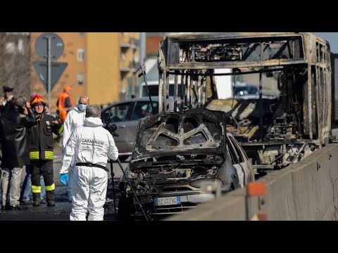“No one gets out of here alive”: Man kidnaps children in Milan and sets fire to school bus