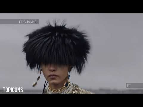 Laiza de Moura - Saint Laurent Inverno 2021/2022