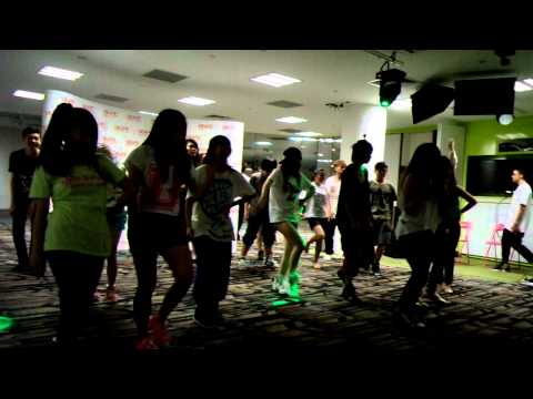 120921 KPOP Dance Off Vol 27: Hyuna - Bubble Pop