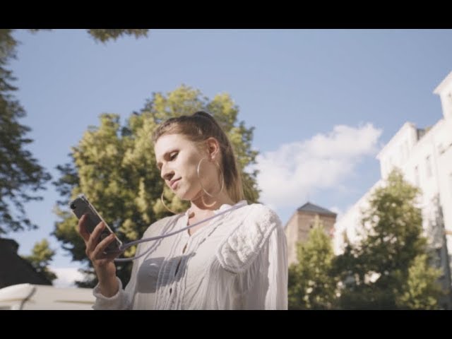 Video teaser for PhoneBaggie - Handykette zum umhängen - made by Jalouza