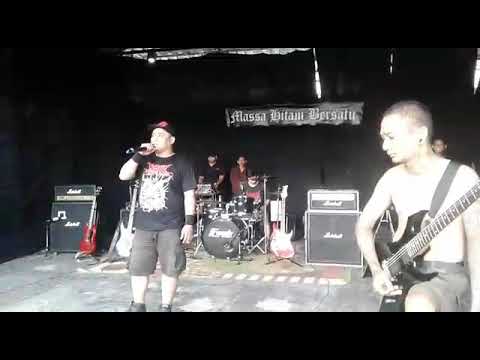 DEATH STRUGGLE "consuming rotten meat live massa hitam bersatu 3 at famouz cafe cirebon 16 /12/2018