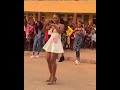 Mtazame Mdada Mrembo Akionyesha Ufundi Wake